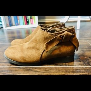 Adorable Lil Girls Nine West Suede Booties Sz12